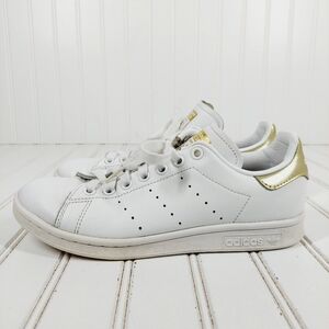 adidas Stan Smith Women's White Leather Athletic Shoe D979
